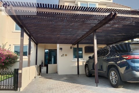 Vilă în Sheikh Zayed Road, Dubai, EAU 4 dormitoare, 297.3 mp.  №541840