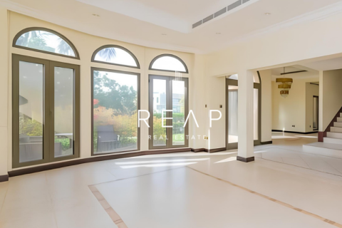 Üürile anda villa asukohaga Palm Jumeirah, Dubai, AÜE: 4 magamistoaga, 423.2 m² Nr 499589 - pilt 2