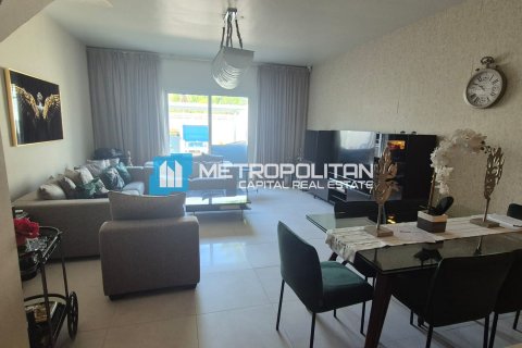 Villa zum Verkauf in Al Reef, Abu Dhabi, VAE 3 Schlafzimmer, 174.1 m2 Nr. 693878 - Foto 2