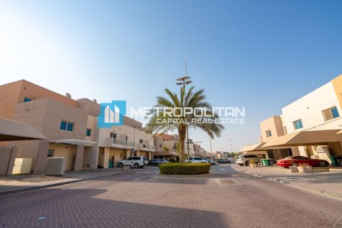 Vila di Al Reef, Abu Dhabi, UAE 3 bilik tidur, 174.1 meter persegi № 693878