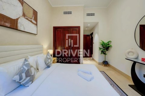 Apartemen di Downtown Dubai (Downtown Burj Dubai), UEA 1 kamar tidur, 105.07 m2 nomor 767207 - foto 9
