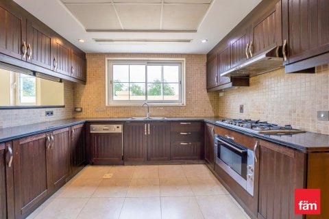 Vilă de închiriat în Dubai, EAU 3 dormitoare, 524.5 mp.  №753258 - poză 8