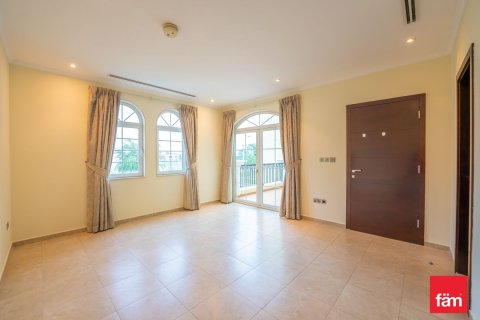 Vilă de închiriat în Dubai, EAU 3 dormitoare, 524.5 mp.  №753258 - poză 17
