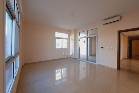 Vilă de închiriat în Khalifa City, Abu Dhabi, EAU 5 dormitoare, 910.4 mp. №507019 - poză 27