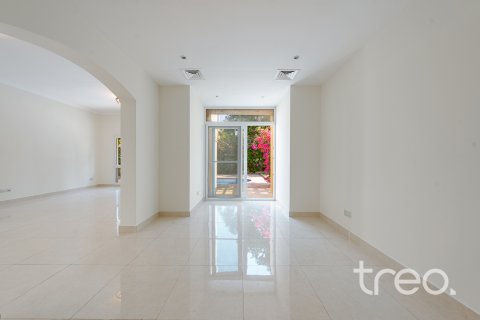 Vila u Meadows, Dubai, UAE 4 spavaćih soba, 332.41 m2 Br. 733077 - fotografija 4