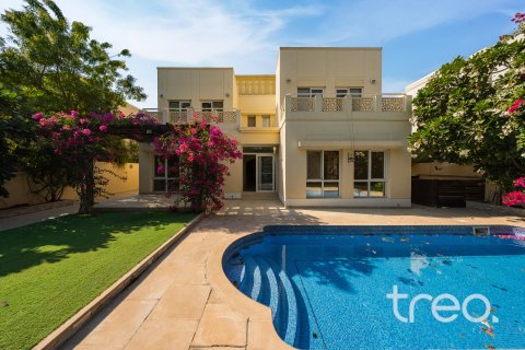 Vila u Meadows, Dubai, UAE 4 spavaćih soba, 332.41 m2 Br. 733077 - fotografija 2