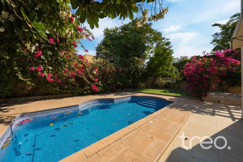 Vila u Meadows, Dubai, UAE 4 spavaćih soba, 332.41 m2 Br. 733077 - fotografija 25