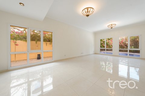 Vila u Meadows, Dubai, UAE 4 spavaćih soba, 332.41 m2 Br. 733077 - fotografija 7