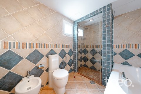 Vila u Meadows, Dubai, UAE 4 spavaćih soba, 332.41 m2 Br. 733077 - fotografija 17
