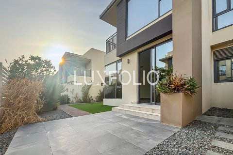 Villa asukohaga Dubai Hills Estate, Dubai, AÜE: 4 magamistoaga, 299 m² Nr 628300