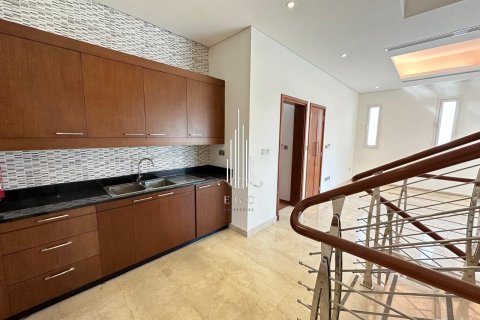 Müüa villa asukohaga The Marina, Abu Dhabi, AÜE: 5 magamistoaga, 640.6 m² Nr 535260 - pilt 11