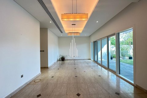 Müüa villa asukohaga The Marina, Abu Dhabi, AÜE: 5 magamistoaga, 640.6 m² Nr 535260 - pilt 2