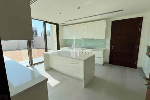 Vilë në Abu Dhabi, Emiratet e Bashkuara Arabe 4 dhoma gjumi, 874.4 m2. № 535264 - Foto 13