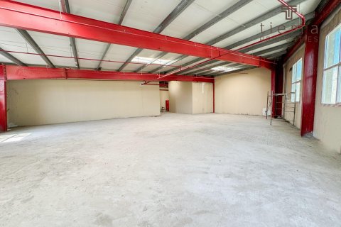 Warehouse in Al Khawaneej, Dubai, UAE 659.6 sq.m. № 567161 - photo 2