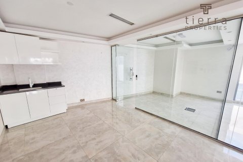 Propiedad comercial en alquiler en Sheikh Zayed Road, Dubai, EAU 613.2 m2 № 567165 - foto 11