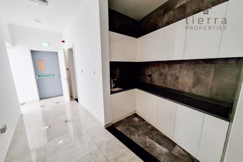 Propiedad comercial en alquiler en Sheikh Zayed Road, Dubai, EAU 613.2 m2 № 567165 - foto 14