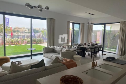 Βίλα σε Al Hamra Village, Ras Al Khaimah, ΗΑΕ 4 υπνοδωμάτια, 357 τ.μ. Αρ. 664460 - φωτογραφία 8