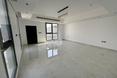 Villa itt: Abu Dhabi, EAE, 5 hálószoba, 929 m², azonosító: 458627 - fénykép 2