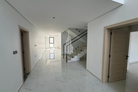 Villa itt: Abu Dhabi, EAE, 5 hálószoba, 929 m², azonosító: 458627 - fénykép 7