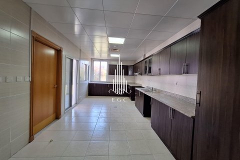 Villa in Abu Dhabi, UAE 5 bedrooms, 511 sq.m. № 499982 - photo 23