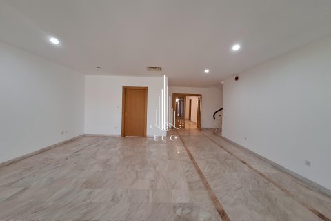 Villa in Abu Dhabi, UAE 5 bedrooms, 511 sq.m. № 499982 - photo 18