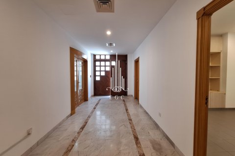 Villa in Abu Dhabi, UAE 5 bedrooms, 511 sq.m. № 499982 - photo 9