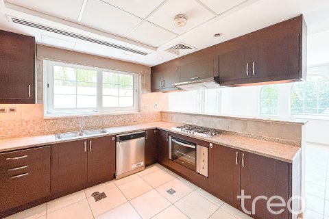 Villa zur Miete in Jumeirah Park, Dubai, VAE 3 Schlafzimmer, 327.67 m2 Nr. 753760 - Foto 8