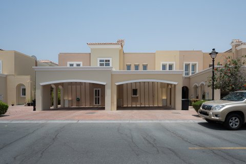 Villa in Dubai, VAE: 3 Schlafzimmer, 272.02 m2 Nr. 764417