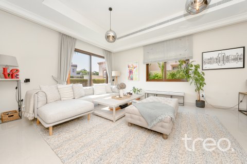 Vila u Arabian Ranches 2, Dubai, UAE 4 spavaćih soba, 400.32 m2 Br. 753632 - fotografija 4
