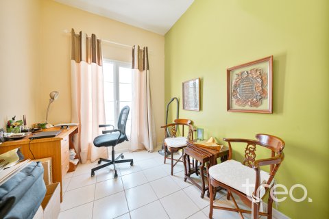 Vilë në Meadows, Dubai, Emiratet e Bashkuara Arabe 4 dhoma gjumi, 352.2 m2. № 753631 - Foto 18
