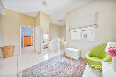 Vilë në Meadows, Dubai, Emiratet e Bashkuara Arabe 4 dhoma gjumi, 352.2 m2. № 753631 - Foto 15