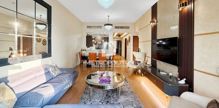 Apartment in Al Kifaf, Dubai, UAE 2 bedrooms, 150 sq.m. № 664652