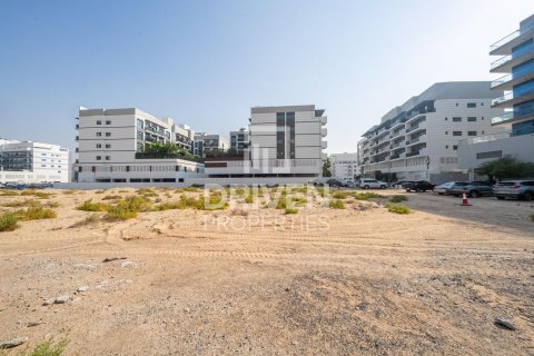 Land in Al Warsan, Dubai, UAE 2420.87 sq.m. № 768024