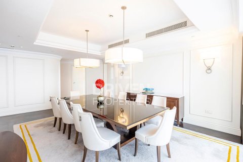 Huoneisto Downtown Dubai (Downtown Burj Dubai), Arabiemiraatit 4 makuuhuonetta, 263.84 m2 № 765429 - kuva 17