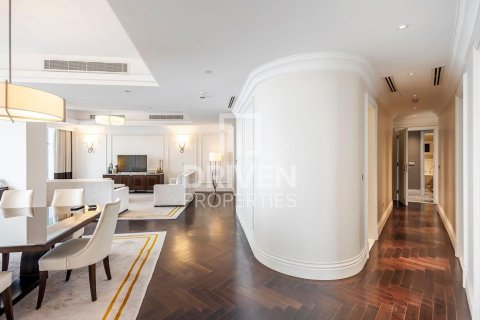 Huoneisto Downtown Dubai (Downtown Burj Dubai), Arabiemiraatit 4 makuuhuonetta, 263.84 m2 № 765429 - kuva 15