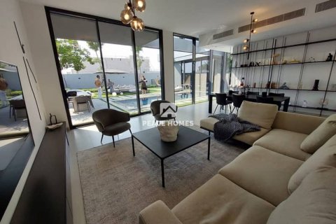 Villa til salg i Tilal City, Sharjah, UAE 6 soveværelser, 858 kvm № 396092 - foto 18