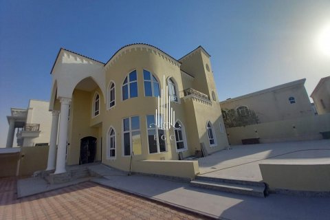 Villa a Al Shawamekh, Abu Dhabi, EAU 6 camere da letto, 706.1 mq. № 521177
