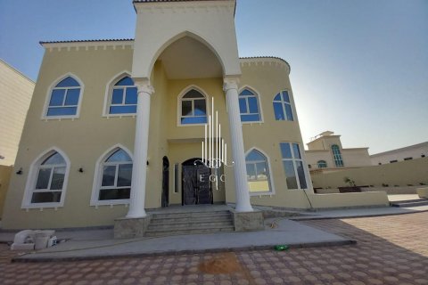 فيلا للإيجار في Al Shawamekh، أبو ظبي، الإمارات العربية المتحدة 6 غرفة نوم ، 706.1 متر مربع ، رقم 521177 - صورة 22