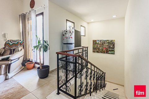 Villetta a schiera in vendita a Dubai, EAU 4 camere da letto, 380.7 mq. № 726770 - foto 18
