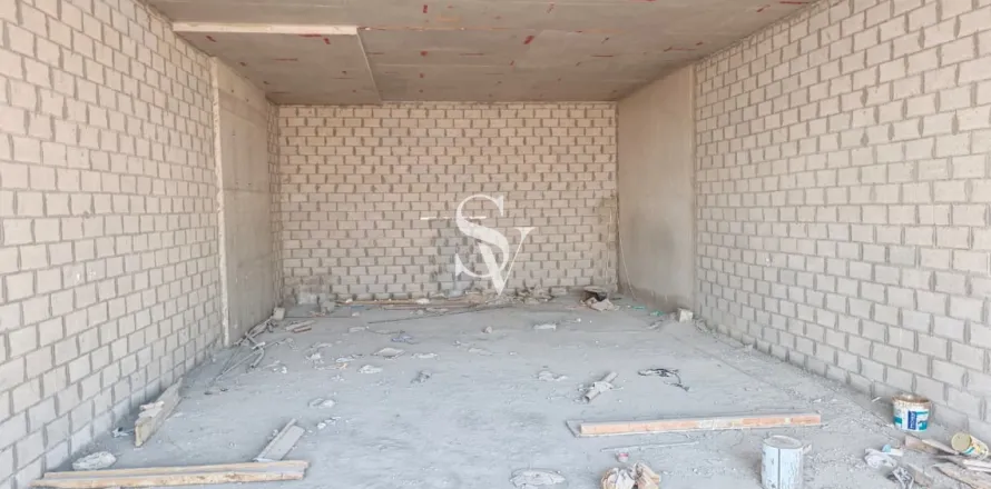 Commercial property in Al Furjan, Dubai, UAE 93 sq.m. № 736803