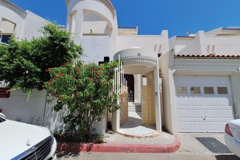 Βίλα σε Abu Dhabi, ΗΑΕ 7 υπνοδωμάτια, 696.8 τ.μ. Αρ. 453030