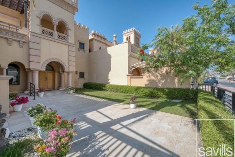 Villa zur Miete in Palm Jumeirah, Dubai, VAE 3 Schlafzimmer, 423.27 m2 Nr. 747540 - Foto 19