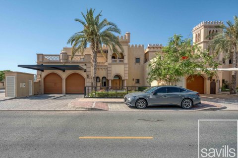 Vilă în Palm Jumeirah, Dubai, EAU 3 dormitoare, 423.27 mp.  №747540