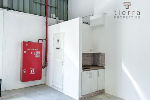 Коммерциялық жылжымайтын мүлік Al Quoz, Дубай, БАӘ-да 329.8 м² № 569345 - фото 3