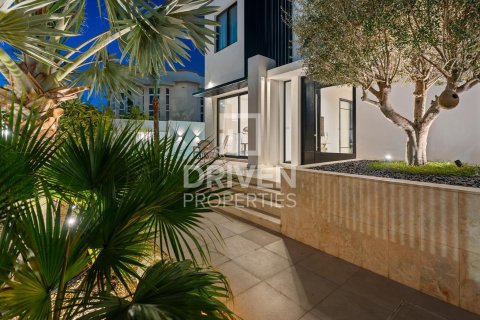 Vila v Umm Al Sheif, Dubai, SAE 7 ložnice, 929.03 m² Č.: 764883 - fotografie 28