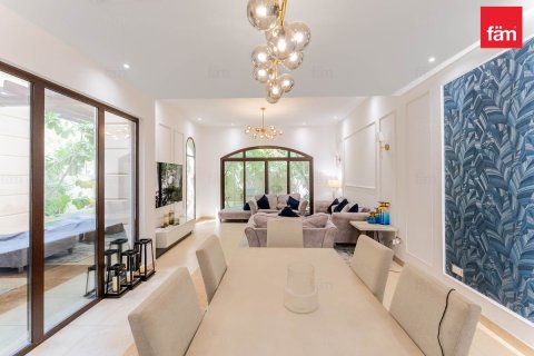 Casa urbana em Dubai, EAU 4 quartos, 309.4 m2 № 751487