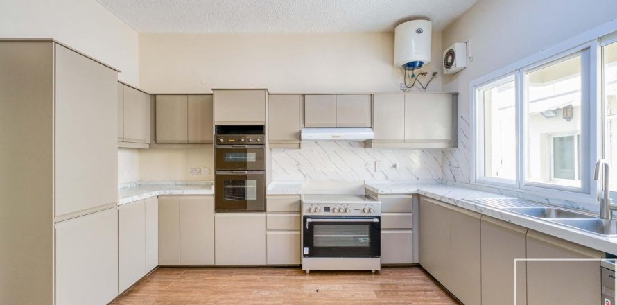 Vila v Jumeirah, Dubai, SAE 5 spální, 480.03 m2 č. 747872