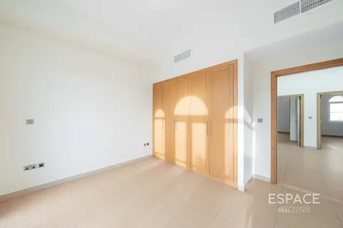 Müüa villa asukohaga Jumeirah Park, Dubai, AÜE: 4 magamistoaga, 455 m² Nr 737953 - pilt 8
