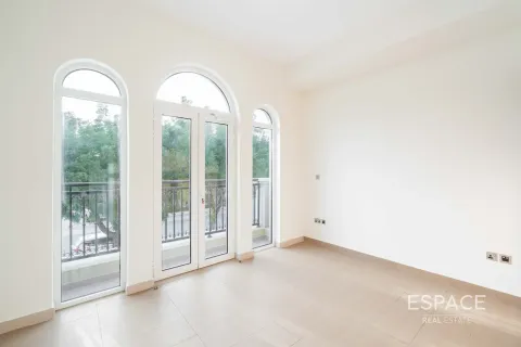 Müüa villa asukohaga Jumeirah Park, Dubai, AÜE: 4 magamistoaga, 455 m² Nr 737953 - pilt 7