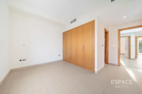 Müüa villa asukohaga Jumeirah Park, Dubai, AÜE: 4 magamistoaga, 455 m² Nr 737953 - pilt 3